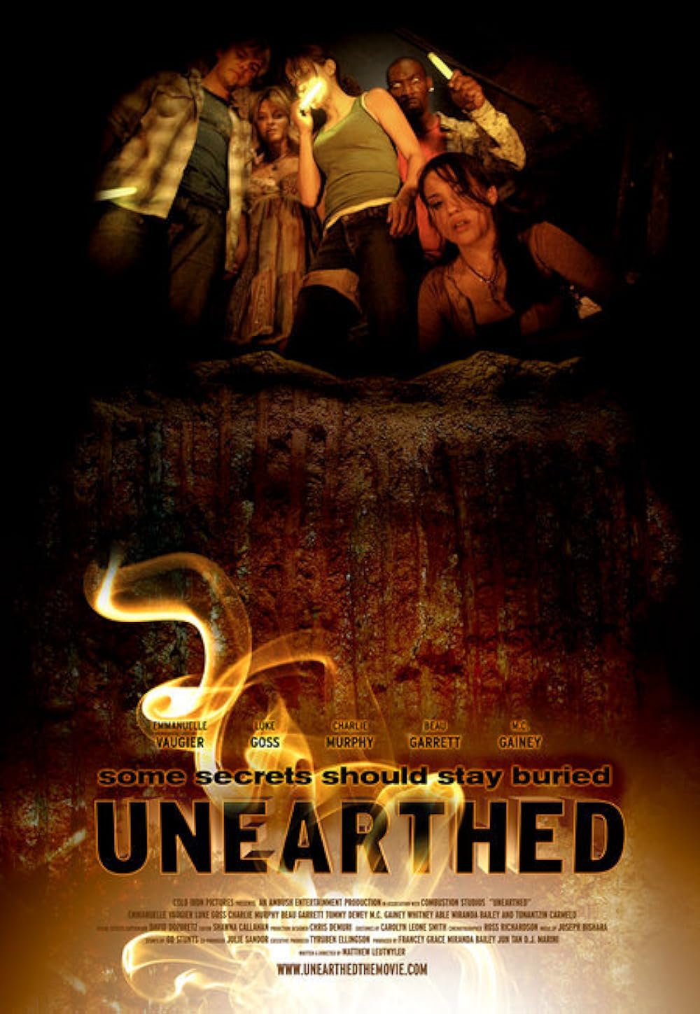 Download Unearthed (2007) BluRay Dual Audio Hindi Full-Movie 720p | 480p [350MB] download